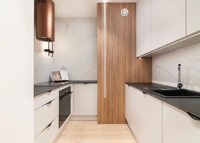 Apartment Easy Rent- Wieniawska Parking Centrum